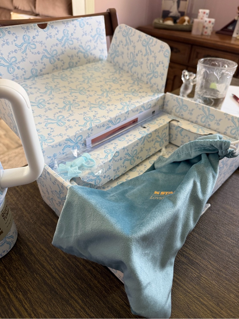 Love Shack Fancy Stanley Blue and White Floral Travel Mug with Handle Authentic - Picture 3 of 3
